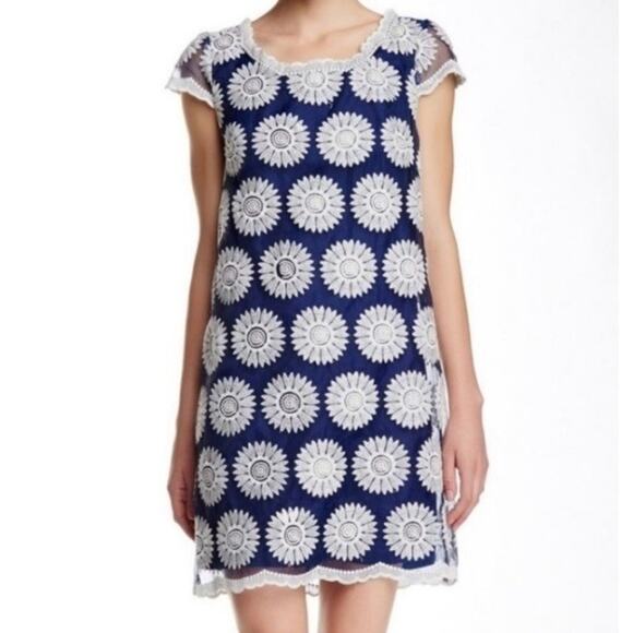 betsy johnson Dizzy Daisy dress 12 Blue White Embroidered Floral - Picture 1 of 12